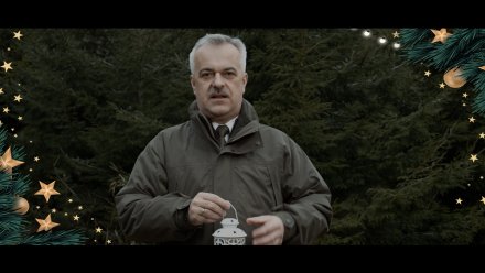 Kadr z filmu - nadleśniczy Andrzej Kudełka